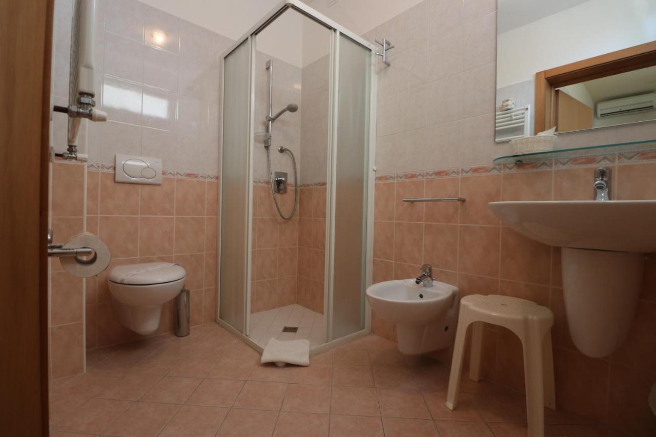 Hotel Galassia Ріміні Екстер'єр фото